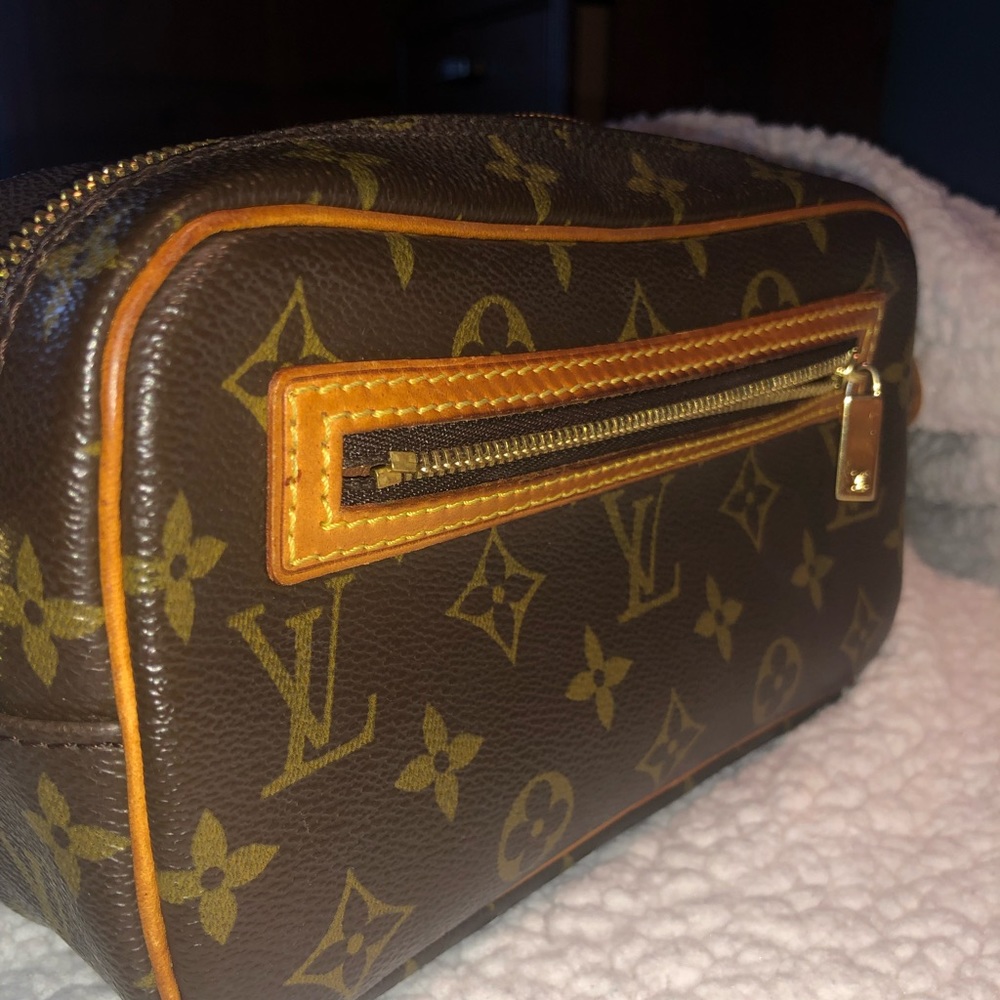 Louis Vuitton pochette bag